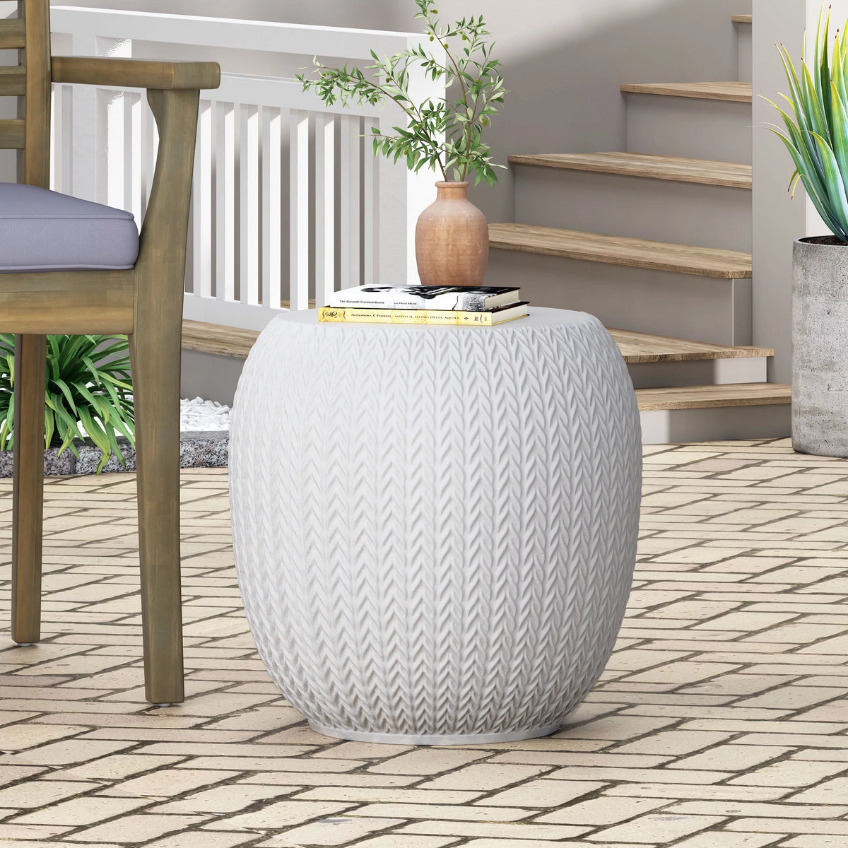 Lightweight Concrete Outdoor Side Table Z37233