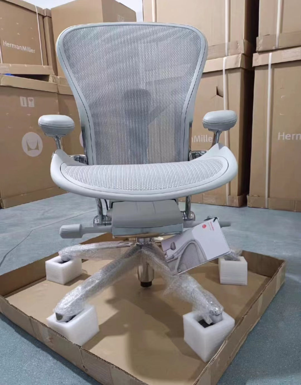 Ergonomic chair M17948