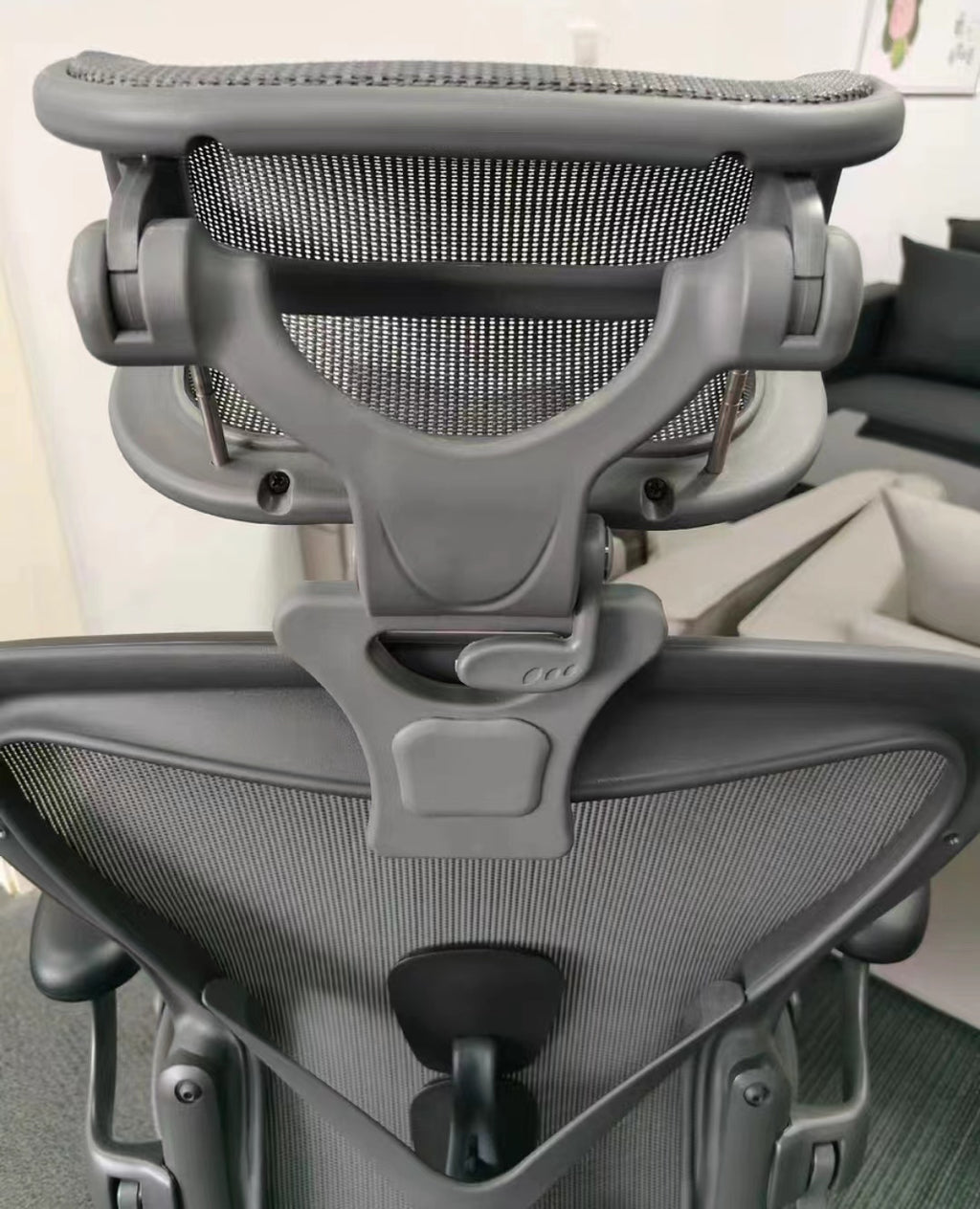 Ergonomic chair M17948