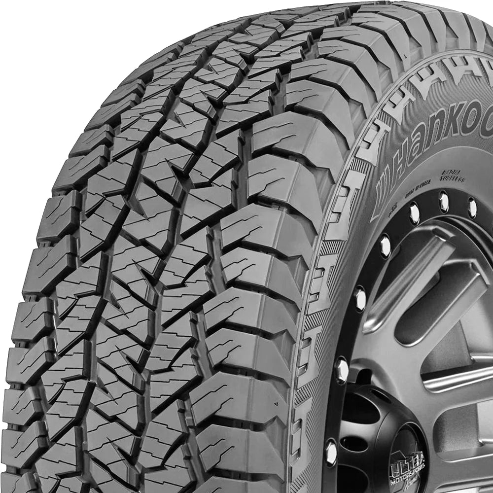 255/70R18 113T Tire W361