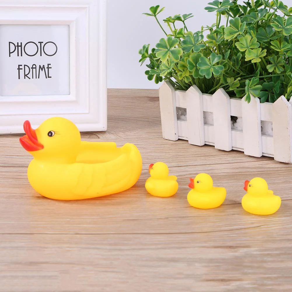 4Pcs/set Vinyl Squeaky Ducks Bath Toy P800